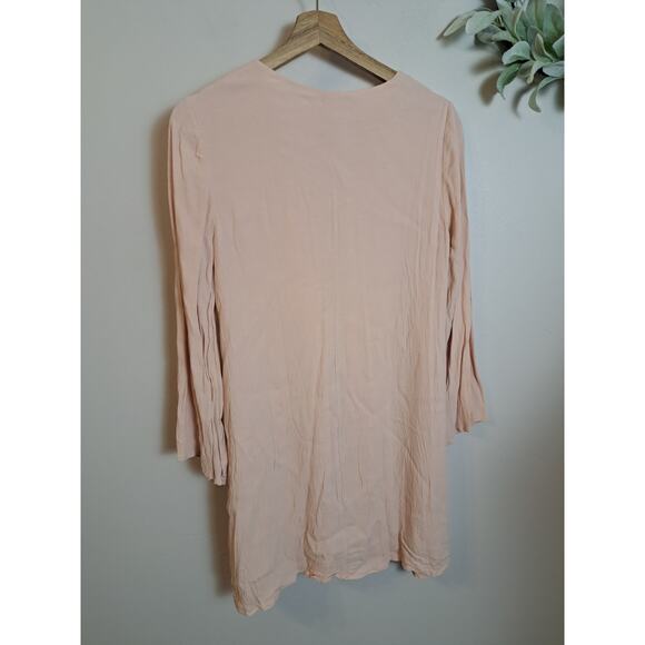 ASTR The Label Shift Dress Sz S Blush Pink Lace Up V-Neck Bell Sleeve Lined - Picture 4 of 4